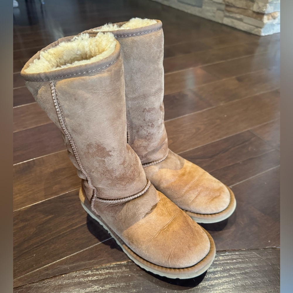 UGG Classic Tan Winter Boots